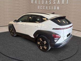 83130 : Hyundai Toulon - Autodif SAS - Groupe BALDASSARI - HYUNDAI KONA Executive - KONA II - BLANC - Automate sequentiel - Essence / Courant électrique
