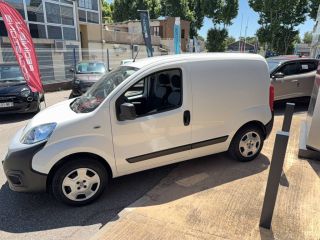 04100 : Hyundai Manosque - Pedinielli - FIAT FIORINO PRO LOUNGE - FIORINO - BLANC - Boîte manuelle - Diesel