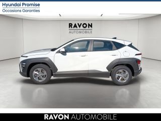 42100 : Hyundai Saint-Etienne - Ravon Automobile - HYUNDAI KONA Intuitive - KONA II - Blanc - Automate sequentiel - Essence / Courant électrique