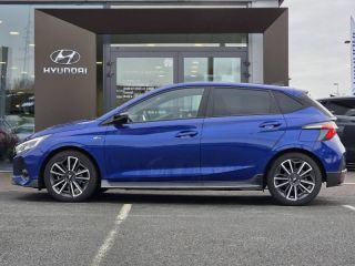 57200 : Hyundai Sarreguemines - Theobald Automobiles - HYUNDAI i20 - i20 - Intense Blue Métal/Toit/rétro Black - Traction - Essence/Micro-Hybride
