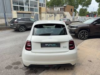 04100 : Hyundai Manosque - Pedinielli - FIAT 500e BERLINE MY22 SERIE 1 STEP 2 Action Plus - 500 III ELECTRIQUE - Blanc - Automate à fonct. Continu - Courant électrique