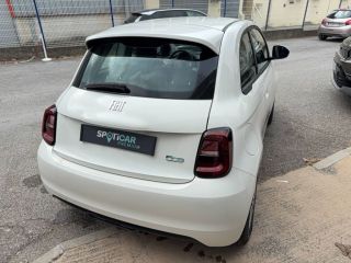 04100 : Hyundai Manosque - Pedinielli - FIAT 500e BERLINE MY22 SERIE 1 STEP 2 Action Plus - 500 III ELECTRIQUE - Blanc - Automate à fonct. Continu - Courant électrique