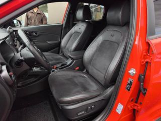 19100 : Hyundai Brive-la-Gaillarde - Garage Pouget - HYUNDAI Kona - Kona - Ignite Red/Toit/rétros Black - Traction - Essence/Micro-Hybride