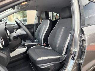 19100 : Hyundai Brive-la-Gaillarde - Garage Pouget - HYUNDAI i10 - i10 - Elemental Brass Métal - Traction - Essence