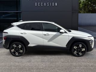83130 : Hyundai Toulon - Autodif SAS - Groupe BALDASSARI - HYUNDAI KONA Creative - KONA II - BLANC - Automate sequentiel - Essence / Courant électrique
