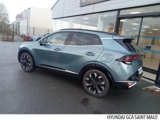35400 : Hyundai Saint-Malo - GCA - KIA Sportage - Sportage - Vert Bornéo métallisé - Transmission intégrale - Hybride rechargeable : Essence/Electrique