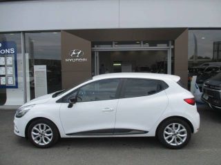 91150 : Hyundai Étampes -CAP Fournier - RENAULT CLIO IV Limited - CLIO IV (07/2012-09/2016) - Blanc - Boîte manuelle - Essence sans plomb