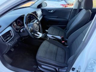 14100 : Hyundai Lisieux - Trajectoire Automobiles - KIA Stonic - Stonic - Blanc Céleste - Traction - Essence/Micro-Hybride