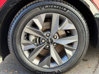 14100 : Hyundai Lisieux - Trajectoire Automobiles - KIA Sportage - Sportage - Rouge Rubis métallisé/Toit noir - Traction - Hybride : Essence/Electrique