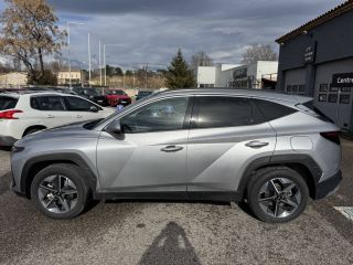 84120 : Hyundai PERTUIS - SA PEDINIELLI - HYUNDAI TUCSON Creative - TUCSON IV - Shimmering Silver - Boîte automatique - Essence / Courant électrique